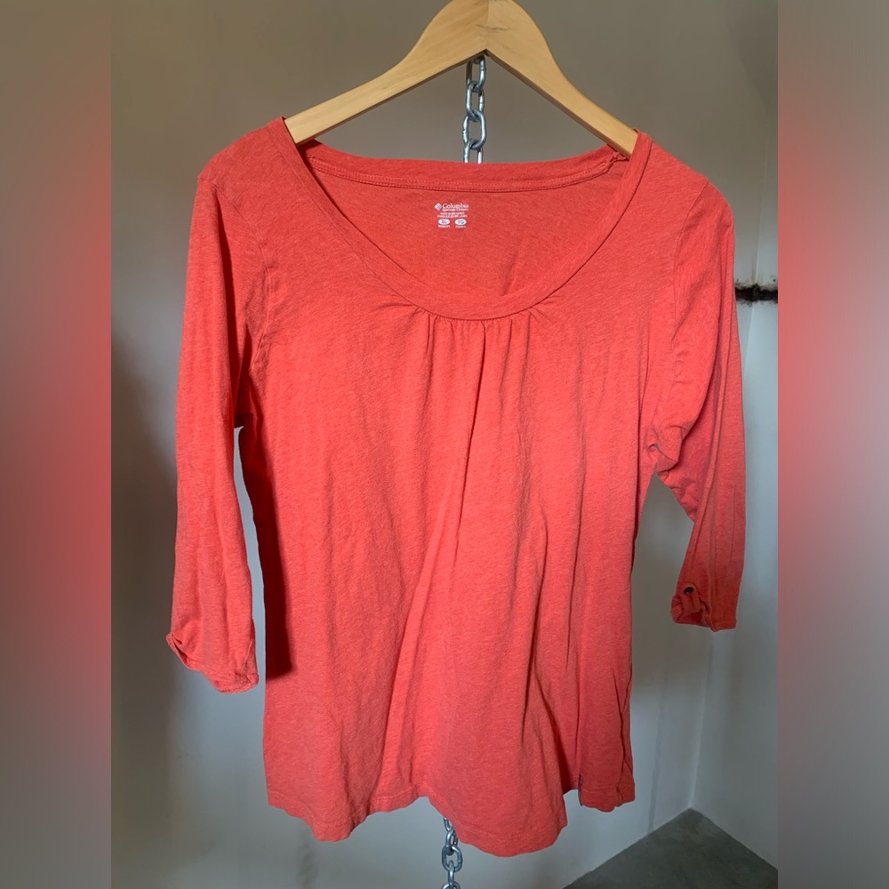 Columbia Womens 3/4 sleeve shirt.
